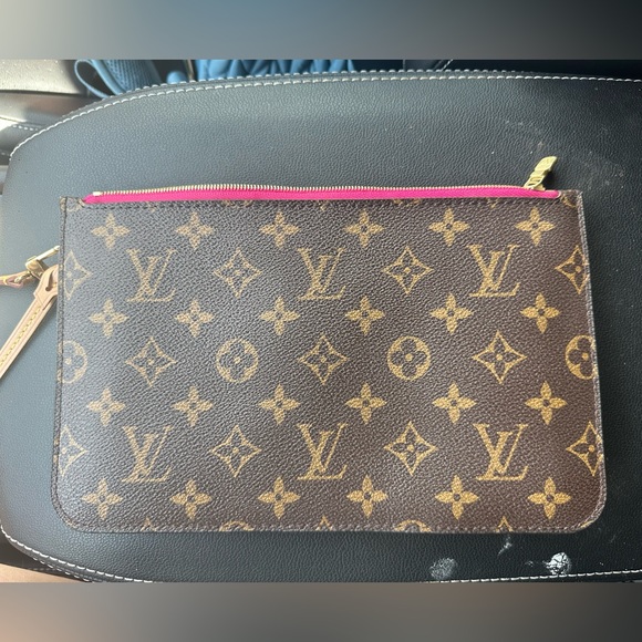 Louis Vuitton Neverfull MM Wristlet - Picture 1 of 2